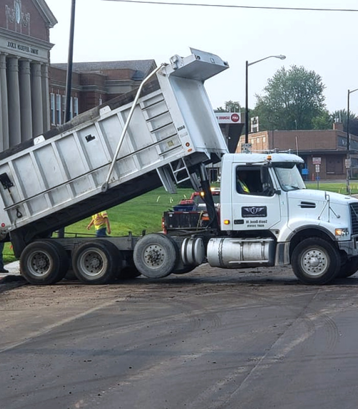 6 to 12 ton tri-axle dump truck
